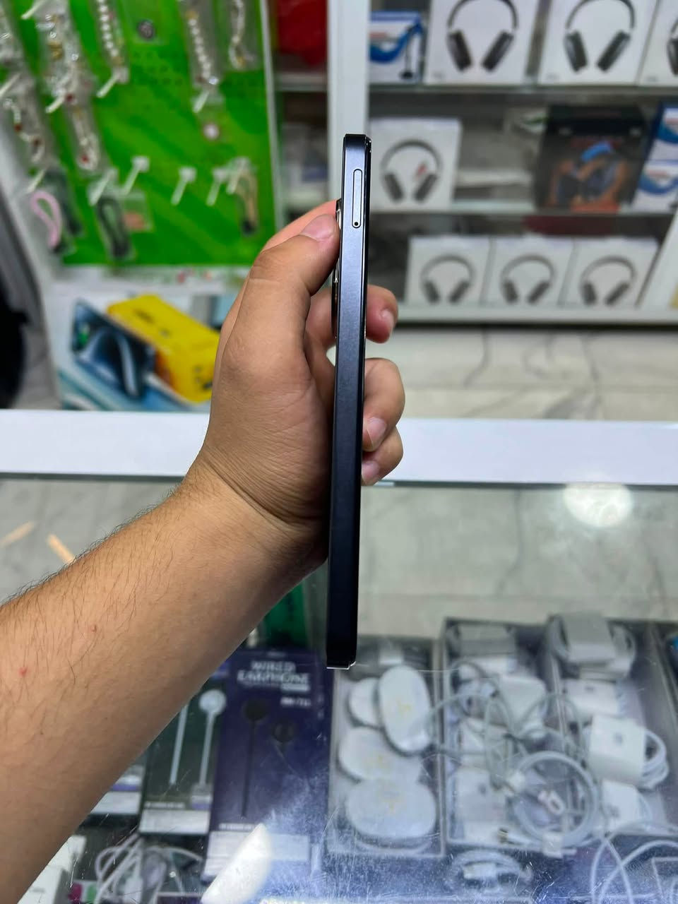 للبيع جهاز هنرx6bذاكره256رام12جهاز نضافه100بل100شخط واحد مابي شرط مامفتوح السعر 200الف مكاني موصل17تموز***********
