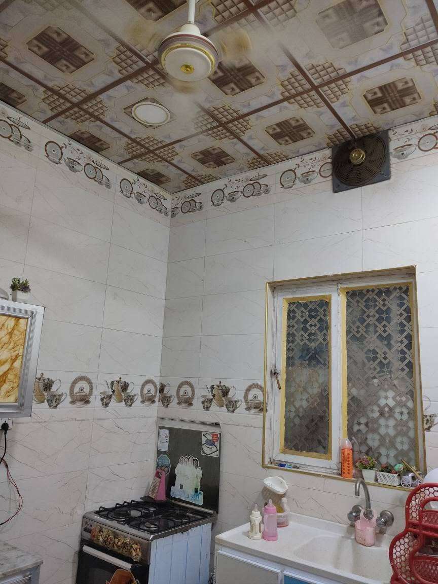 بيت للبيع في الاصمعي الجديد ركن مقابيل مدرسة العدنانية يعني ماكو جوارين مقابيل البيت شارع عريض المساحة 90م وبي فضلة 30 م يعني يصير 120 م بي غرفتين واستقبال وصحيات السعر المطلوب145 بي مجال للتواصل الاتصال على *********** بي وتساب البصرة, العراق
