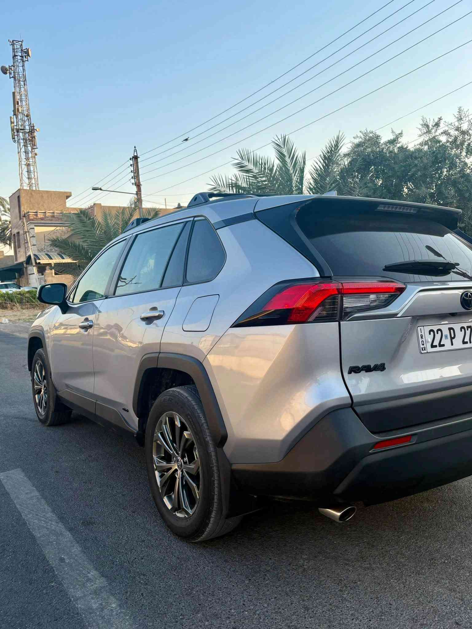 راف فور 2024 xle بريميوم هايبرد
ماشية : 14 الف ميل 
اللون : سلفر 

المواصفات : 
فتحة
بصمة
كشنات جلد 
كشن كهرباء
خزن ميموري كشن 
صندوك كهرباء
باقي المواصفات معروفة للxle البريميوم 

صور الضرر مرفقه بالمنشور 
بدون اي نقص
رقم اربيل ( دخول جديد )

السعر : 258$ وبيه مجال بسيط

المكان :بغداد - العامرية

للاستفسار : ***********
