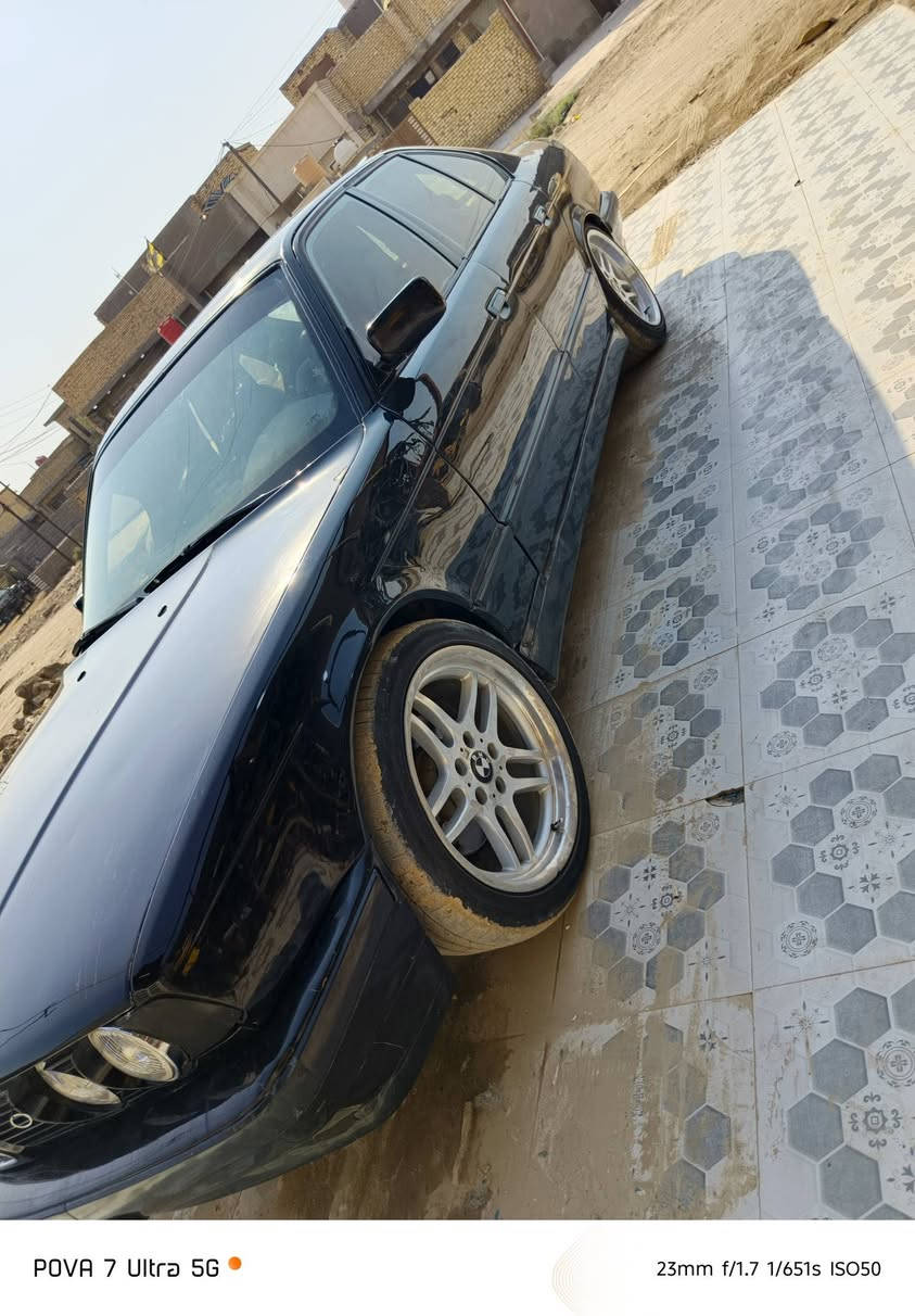 بي ام 540 اصل عضمه تخبل بدون ضربه وارد يابان نصبه اله تخبل اكسل قفل ابو لكلجات اللسي دي كلجات  تخم تاير باله ويل ام توسايز حجم 18 بيهه محرك 25 مفتوح كير عادي عينه وصينيه جديد نشاط فول  بيهه بوابه صوت عل دكمه تفتح وتسد منضومه مال صوت كامله سماعات 4 اصلي انفنتي باله و توترات دوج كرفان صوت يخبل بيهه نشره عل وياله متغير 16 لون والدواخل هم بيهه نشره منضومه تبريد جديده نقص بس كمبريسر بيهه ضعف  والمحرك بي صوت اول ما تشغل خفيف ونوب يروح بدايت يطغ ابيعلك كوم حديد اتعهد تحويل فقط و مطلوبه 100 الف غرامات ينزل من سعرهه نقص بيهه كيجات عاطله رون كيلو متر حماوه بانزين ما يشتغلن عوزهه ساعات بيهه كيج الكتروني حماوه  وشحن باتري و قاعده دبل خلفي بيهه صوت خفيف يعني عوزه ترتيبات مكاني كوت سعره 33 قفل ستفسار ***********
