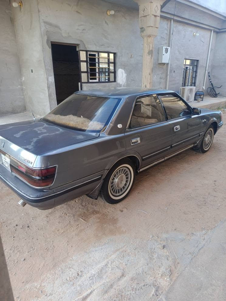 هارتوب ايسر بلاد موديل 1989
فتحه سقف طكتين 
صبغ جاملغ خلفي ومباوك لباب ولباقي مكفول
بيها خياسات قليله 
محرك كير اكسل بشرط 
تبريد ثلج منضومه جديده تدفئه نار 
حداديه اماميه ولخلفيه جديده صار شهر من بدلتها 
كهربائيات مابيها نقص 
تخم تاير ابو لخط لابيض جديد 
ترايك 200 سياره مال جناي جاهزه للاخير 
رقم بغداد انكليزي شرط التحويل 
السعر 60 مكان سياره صلاح الدين بيجي 
*********** بيجي, صلاح الدين
