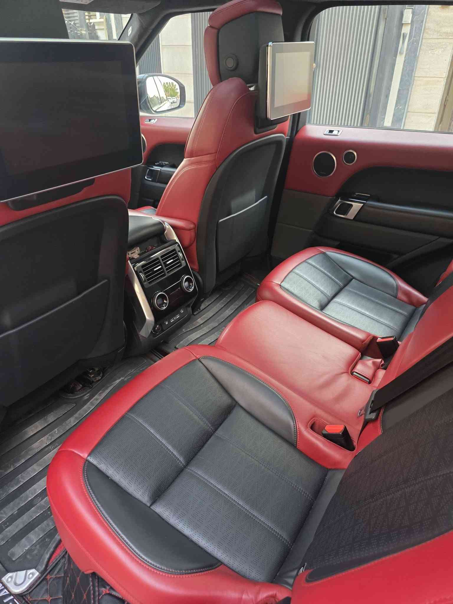 Range Rover
Sport 
Autobiography 
🇬🇧 P525 
       ♦️♦️ قطعة نادرة ومميزه ♦️♦️
 
رانج روفر _ سبورت
اوتوبايغرافي * 8 سلندر P525
2020
رقم أربيل

داخل مميز لونين [ احمر + اسود ]❤️
وارد الماني ضمان دولي 
السيارة بصمتين 🇬🇧
وداخلة بشركة سردار💝
السيارة عليها طبقة حماية PPF

ماشية (( ٤٣ الف )) كيلوو فقط❤️❤️

السيارة بحالة الوكالة 💖
السيارة جديدة وبحالة منتازة 💖

مواصفات السيارة 🇬🇧🇬🇧

🛑 8 سلندر سوبر جارج 🚀🚀
🛑 عداد المسافات 43 الف كيلو 🇬🇧
🛑 ابواب + صندوق شفط 🇬🇧
🛑 كشنات كهرباء 
🛑 مساج + تدفئة + تبريد
🛑 رادار + حساسات 
🛑 داتا شو + تحديد مسار
🛑 بصمة تشغيل + 4 ابواب 
🛑 مفاتيح السيارة 🇬🇧 بصمات عدد 2
🛑 كاميرات عدد 5 + 360 درجة 
🛑 بانوراما والبردة تفتح على حركة اليد

مكان السيارة بغداد ❤️

ملاحظة 🇬🇧🇬🇧
تسأل على السعر 

اتصل او راسلنا وتساب

للأستفسار 
 
***********
سلام رانج روفر 

@الجميع
