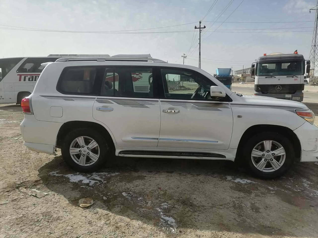 سلام عليكم جكساره موديل 2010
بيه جاملغ الامامي الايسر صبغ
كير محرك تبريد كفاله
فول مواصفات 
رقم قادسيه انكليزي بأسمي
سعر، 220وبيه مجال 
مكان ديوانيه
رقم***********
