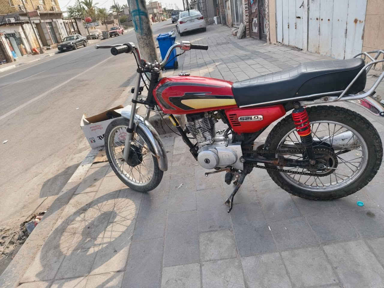 سلام عليكم دراجه للبيع حلوه ونضيف مكاني بصره كرنه بني منصور مزرعه ***********
