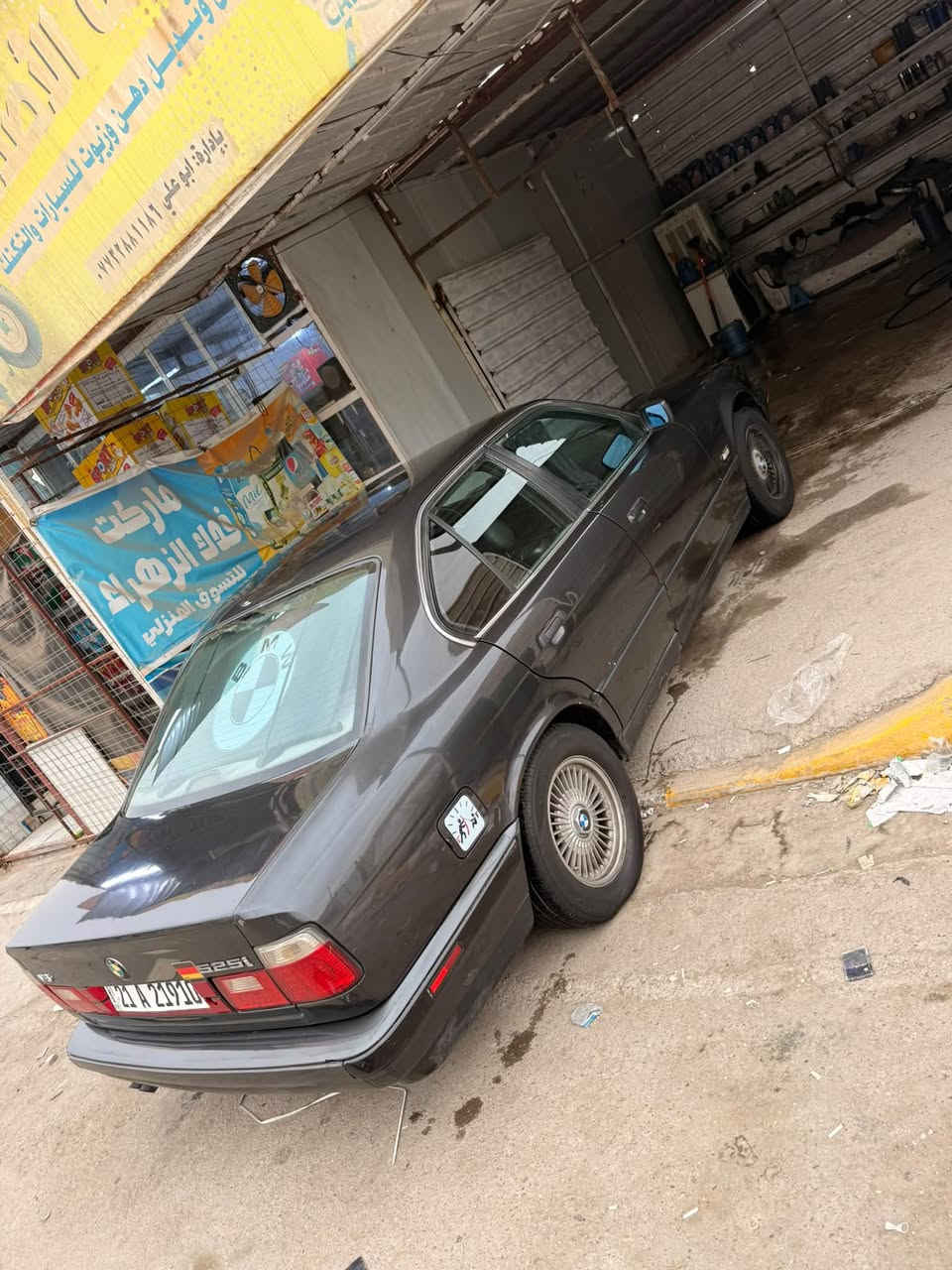 سلام عليكم بيً ام ٥٢٥. وارد ياباني موديل ١٩٩٠ 

رقم سليمانيه تحويل مباشر سيارة بسمي  
 ً
حجم محرك ٢٨ صقر

 كير الماني صقر جديد بجيس 

 تبريد تدفىة كلة شغال 

جام كهرباء 

كشنات كهرباء 

سنتر لوك  

ً
غرفتها كلها بلادية  جلد اسود مطعم صاج جوزي 

سيارة بدون معجون ولا ضربة ابد ولا معمرة 

صدر كلة جديد
 
تخم تاير جديد. 

ويل شعاع جديد اصلي 

مروحة كهربائية  

رقم  ***********
