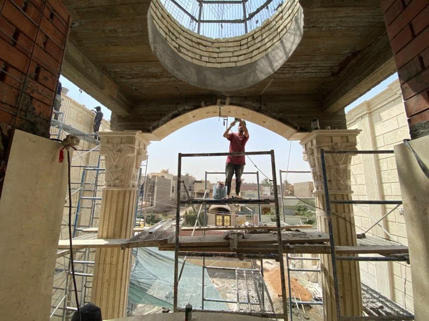 {مستعدون} لتنفيذ واجهات {الفلل والقصور والبنايات الضخمة|الفلل والقصور والمباني الكبيرة} بالمرمر،  
{بدقة عالية|بإتقان ودقة عالية} وتسليم {يليق بفخامة مشروعك|بمستوى يواكب فخامة مشروعك}.  
{مراد المرمرچي|مراد للمرمر} لتنفيذ الواجهات.  
للتواصل:

نص مكتوب في الصور:
- مراد المرمرجي لتنفيذ الواجهات ***********