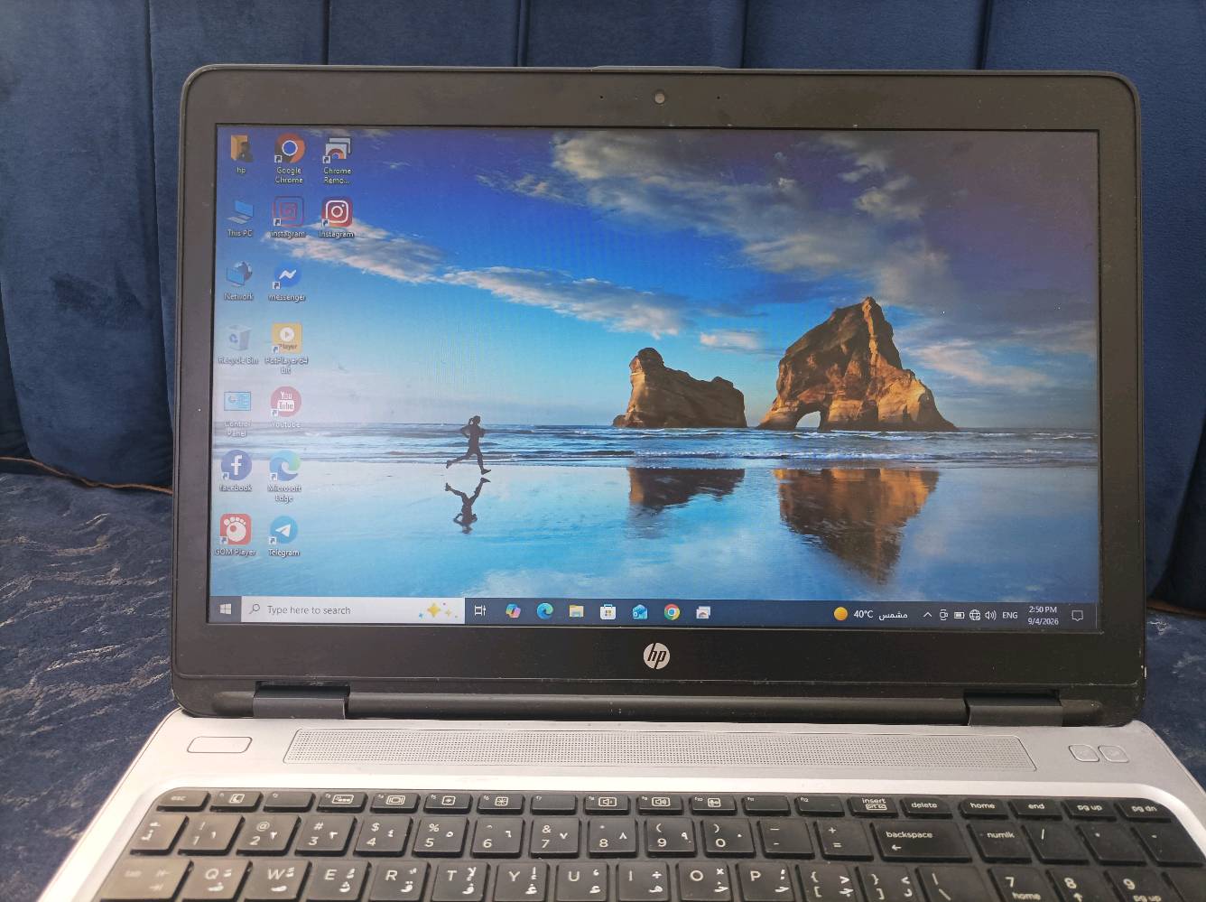 لاب توب نضيف مال بيت مواصفاته حلوة وسعرها مناسب
ممكن تذكرلي موديل اللابتوب بالضبط من HP؟ وإذا تعرف، شكد حجم الشاشة والهارد/SSD شكد سعته؟: 
كلها بل صور موجودات 
البطارية شلون وضعها هسه؟ تقريباً شكد تكعد بدون شاحن؟: 
ساعتين ونص وانا طفيتها والله
هل بيه أي عطل أو ملاحظة مهمة: حرارة، تهنيگ، صوت مروحة، أو شغلات ناقصة مثل الشاحن؟: 
لا ابد مال بيت وكلش نضيفه
الحالة الخارجية شلونها بالتفصيل: اكو خدوش، كسور، أو مفصلات بيها ضعف؟: 
لا بس تبين وسخه من الخارج
وين موقعك بالعراق حتى نوضح للناس مكان الاستلام؟ والسعر نهائي لو بيه مجال للمفاوضة؟: 
الموصل الجانب الايمن