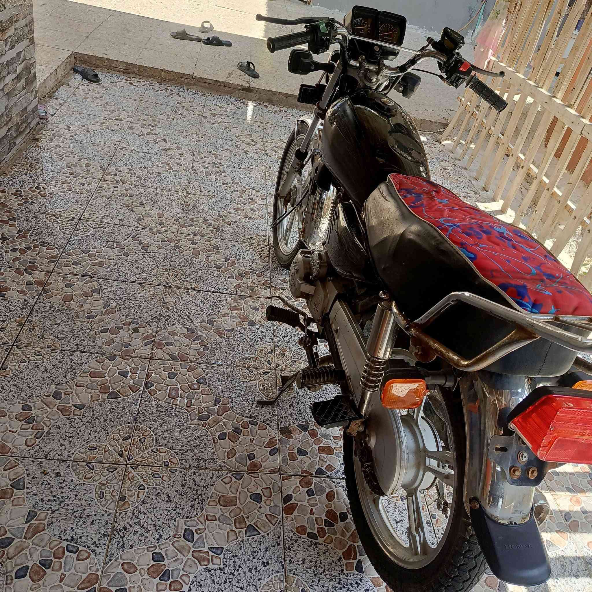 سلام عليكم سافان لبيع اوراق سنكرجاهزه سعر 450بيهه مجال مكاني ديوانيه ***********
