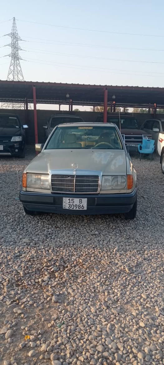 سياره للبيع او مرواس مرسدس دب 1988تحويل ثاني يوم مشروع وطني رقم انبار انكليزي مكفوله الكص والضربه  سياره حلوه وجاهزه وتبريد ثلج مكينه لاتنقص ولاتبخر وكير وكسن كارتون وجاهزه اخر حبايه غرفته بيجي ***********مكان سياره بلرفاعي سعر 45وبيه مجال حق شراي
