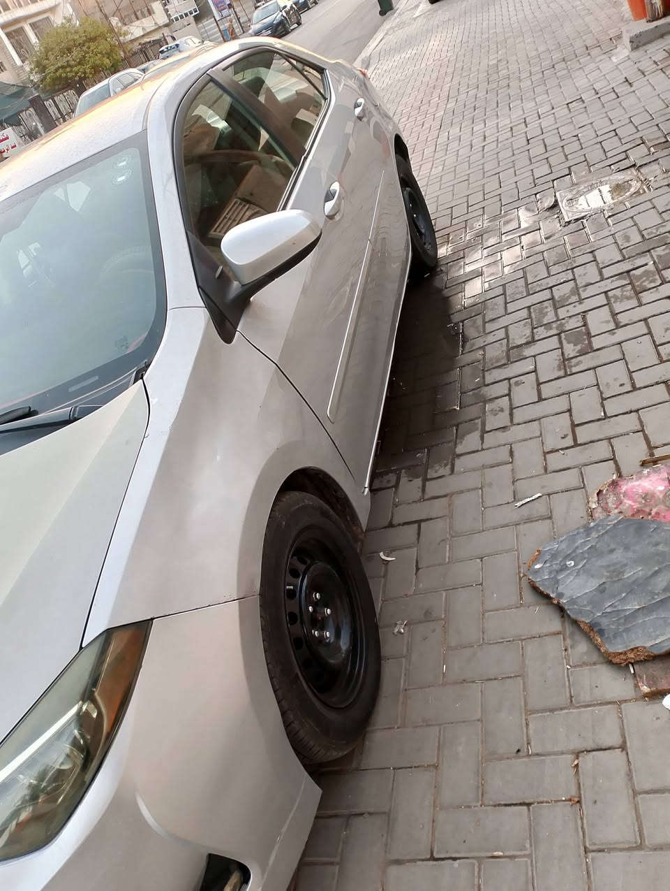 سلام عليكم 
للبيع او مراوس 
تيوتا كورلا 2018 LE أمريكي 115 وبيها مجال
رقم اربيل بسمي حادثها جاملغ وبونيد 
ثنينهن مبدلات ومصبوغات وبيها راس الشاصي فقط راس الشاصي مو كله مصلحه بل امارات السياره ماشيه 97 مايل وقابل للزياده كير محرك تبريد تدفئة كله كفاله مكاني بغداد الدورة /***********/
           *********** موجود واتساب
وتحياتي
