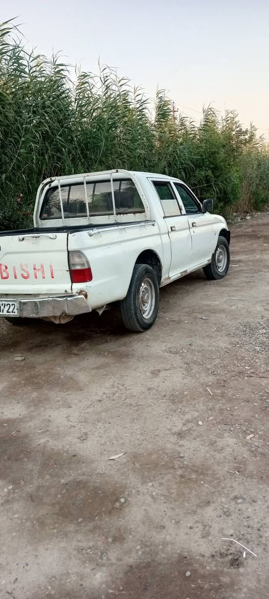 بيك أب • ميتسوبيشي • ٢٠٠٢