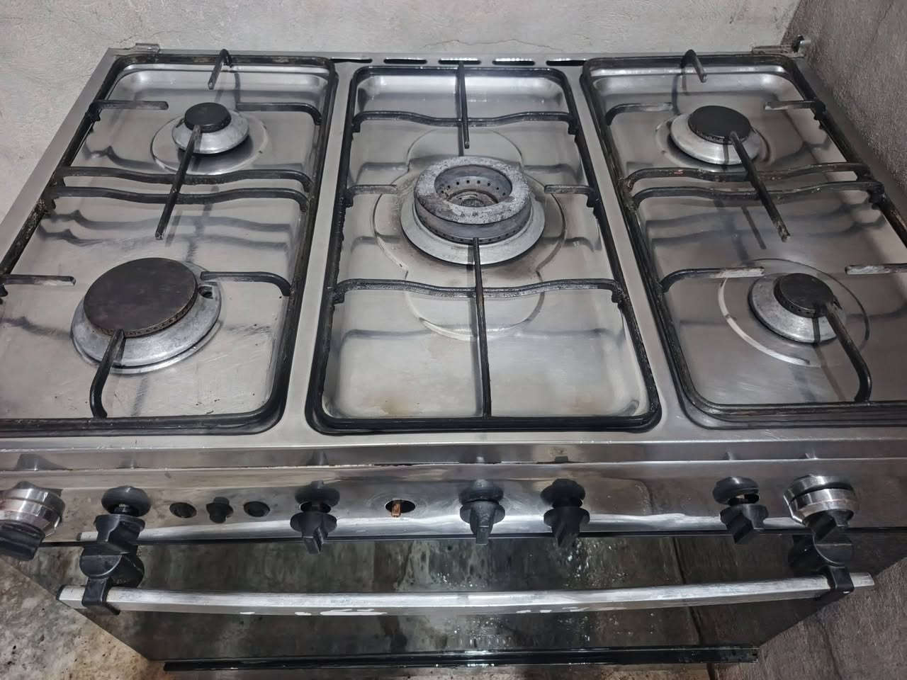 طباخ للبيع السعر ١٣٠مكان الضلوعيه ***********
