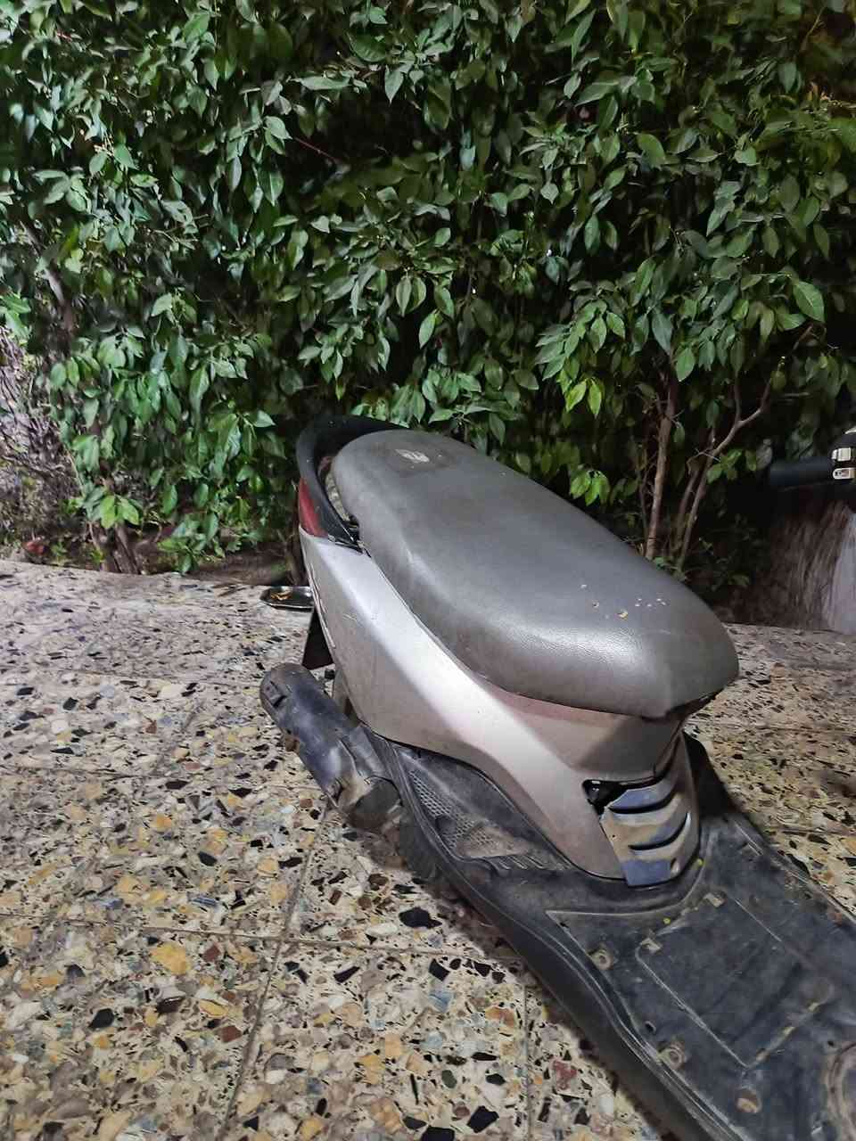 سلام عليكم بريز لايت ناصي للبيع دراجه كلجات تايرات صدر كلشي بيها كامل مكينه اكسل كهربائيات ما بيها نقص برغي سلف هندر نكره لسعر 300قفل تجي وتكلب مكان بغداد رقمي ***********
