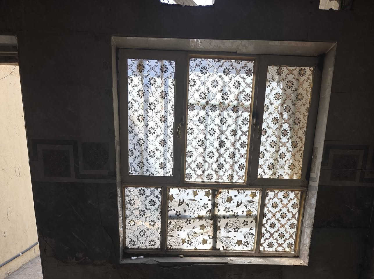 طابق ارضي مساحته ١٦٠
يحتوي على ٣ غرف نوم
يحتوي على صحيات حمام
يحتوي مطبخ حار بارد
يحتوي على هول كبير
ويحتوي على خطار صاله ضيوف
مكانه الشعله شارع ٦٠ مجمع النور الطبي
البيت قريب شارع العام
كامل مكمل كهربائيات صحيات
واير سحب هم بيه
صخان
جيب غراضك واكعد بيه
السعر ٤٥٠
للتواصل ***********
