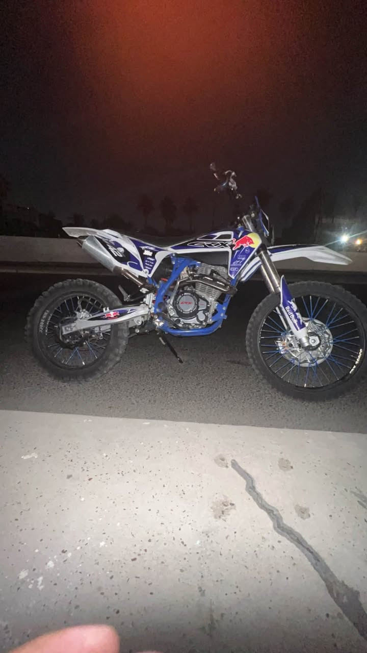 سلام عليكم قفاز crx 300cc   جيب فيتر وافحص مكينه كفاله ماشيه 5 الاف كامله مكمله انكر واطلع نقصها فقط صالنصه مابيها  سعر مليون و٣٥٠ وبيها مجال  مكاني بغداد حي القاهرة ***********
