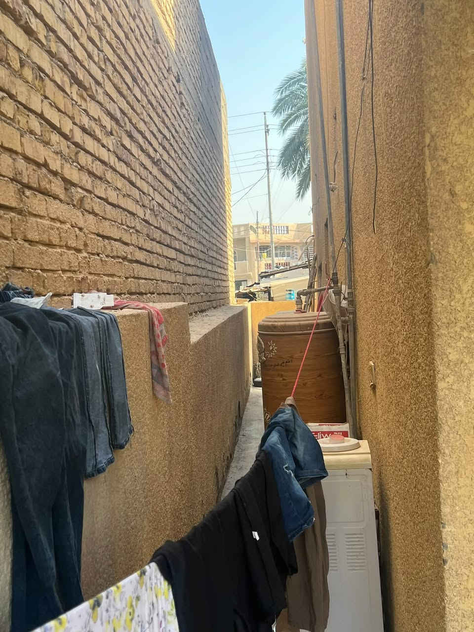 سلام عليكم بيت 200 متر الراشديه. القدس قرب الروضه القديمه واجهيه 10 نزال 20 رقم تواصل***********
