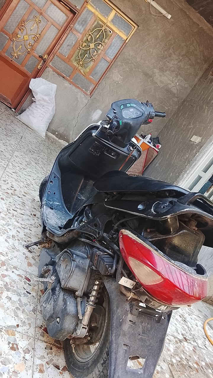 سلام عليكم 
#درجه للبيع نوعه فراشه فضائي او ابو شوارب 140 درجه نضيفه من كلشي من مكينه من تايرت وشغاله سلف وهنرد درجه حلوه من حيث الشلعه ومعدل وتجين ثنين دبل خلفين مو واحد لا اثنين ولا تباخر ولا تنقص دهن ودشبول مالته شغال وكامله على حسب الأصول بريك خلفي وحجم الدرجه جبير وهي بيه نوقص قليله مثل ليت امامي دسك بريك كدام هيج شغالت كماليه والسعر 400الف وبيه مجال قليل الي يشتري المكان نجف الاشرف حي ميلاد شارع مزرعه سيد علي الرقم ***********
