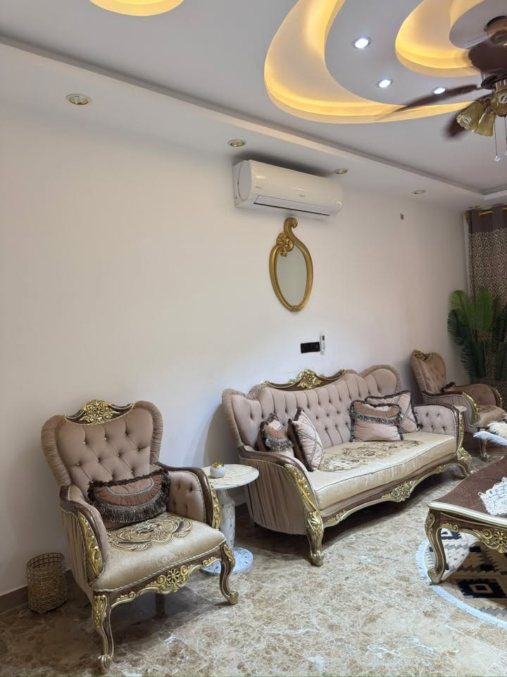 بيع تخم قنفات والطبلات كامل وجداريات ؏ حائط
اني ماخذه تخم (وياها الطبله الوسطيه)ب5 ملايين اريده بمليونين ونص 
ولطبلات مصار شهرين من ماخذته ب350 اريدهن ب250
للتواصل ***********
