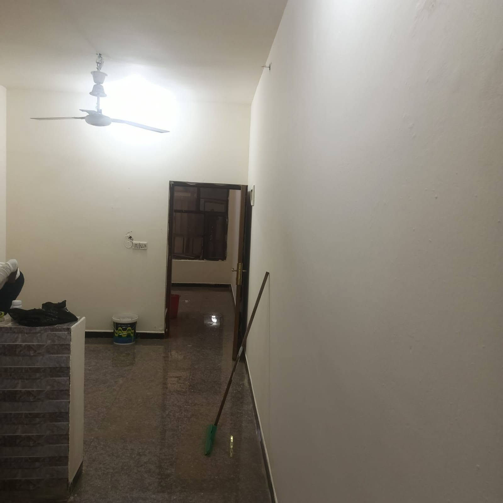 مشتمل للايجار شارع فلسطين قرب وزاره الماليه يحتوي على غرفه نوم واستقبال وصاله مفتوحه بالمطبخ وصحيات للاستفسار ***********
