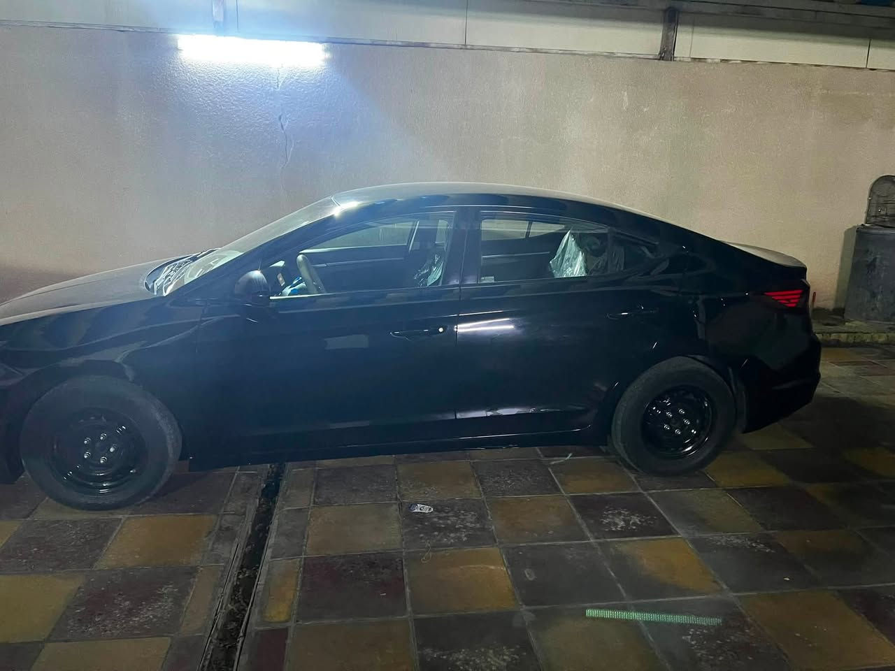 سلام عليكم انتره19لبيع 
هزه سنويه جديده حدثه فقط بنديد بدل بدون دواخل 
سياره خير من الله سعر 125وبيه مجال العنوان بغداد 
***********
