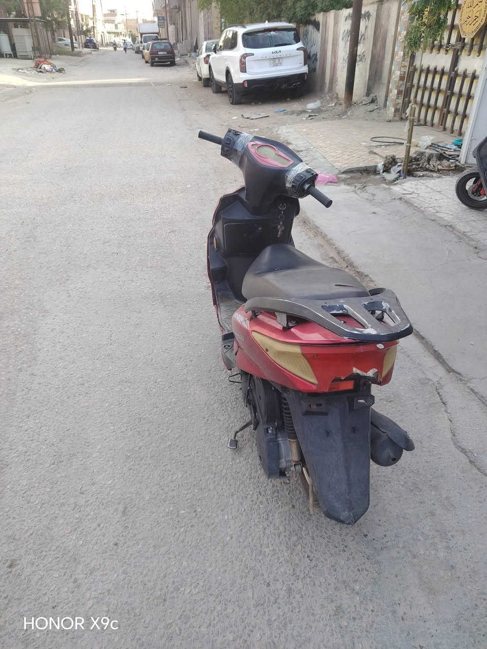 سلام عليكم دراجه سكنس صيني درجة جديده نكره سلف برغي ما بيه ناقص مكاني شارع أربعين ***********

نص مكتوب في الصور:
- HONOR X9c
