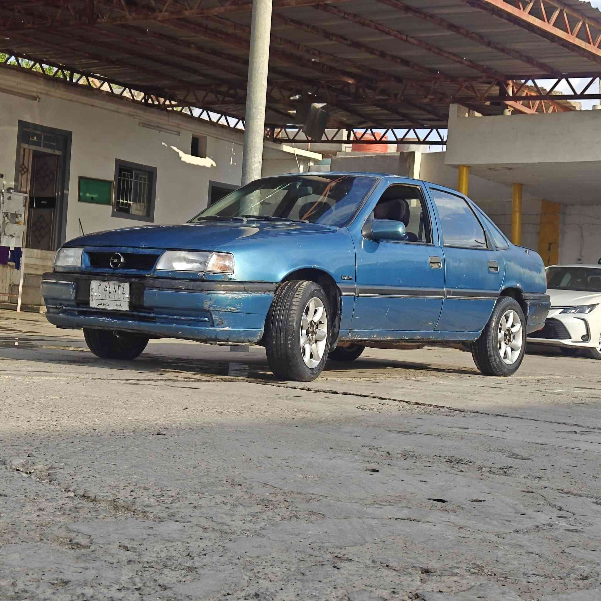 Opel Vectra 1993. اوبل فكترا 
//رجا اقرا النشور بعدها خابر ولاتسالني ع شي هوه مكتوب كدامك //
 رقم اصولي سنويا عاج منتهي سنه 2022شرط التحويل 
               بيه بطاقه بانزين 
حجم المحرك 2.0 
1محرك مثل الساعه لاصرف ولاتبخير 
2معمر الباور شغال بالشرط
3معمر صدر 
4شديت منظومة بريك ABS +دسكات +فلنجات 
5باتري جديد 
6بلكات جدد الاصلي+واير توصيل البلك هم جدد 
7نوزلات طخم كامل مال سوناتا المرغوب 
8ارفلو معير حتا ماتصرف بانزين صرف مابيها 
ا9لدشبول شغال 
10لايتات طخم كامل البلادي كلو جديد 
12دوشمه جديد 
السياره متعوب عليه وما تصرف عليه شي بس دير سلف 
السعر  علق ب تم أو شي يعجبك يوصلك ع خاص أو اتصال ع رقم   ***********   بي واتساب    وكل الهلا 
عنوان السياره ناحيه الزاب
