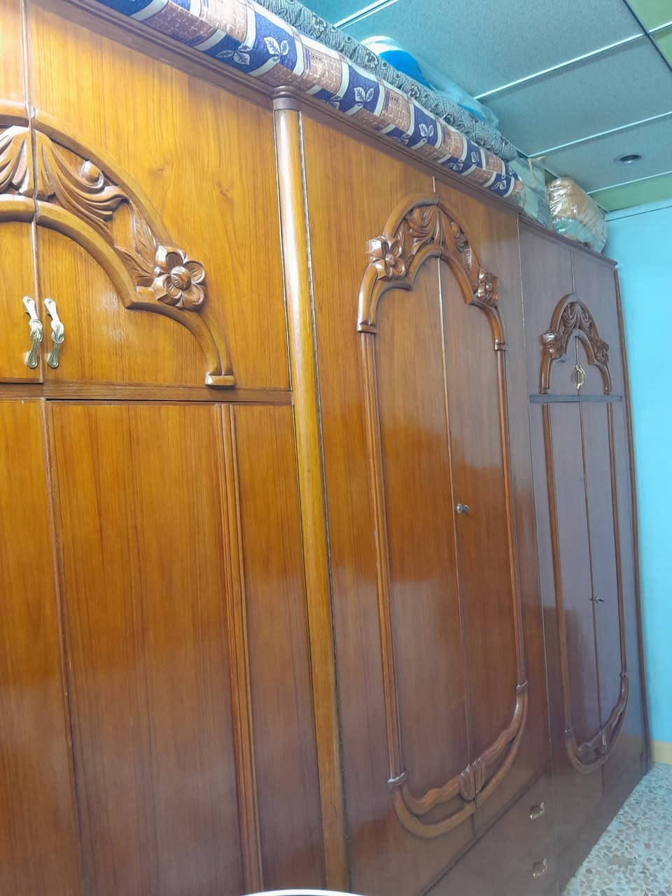 للبيع  غرفة صاج كامله ب 750 ألف وبيها مجال / ***********
