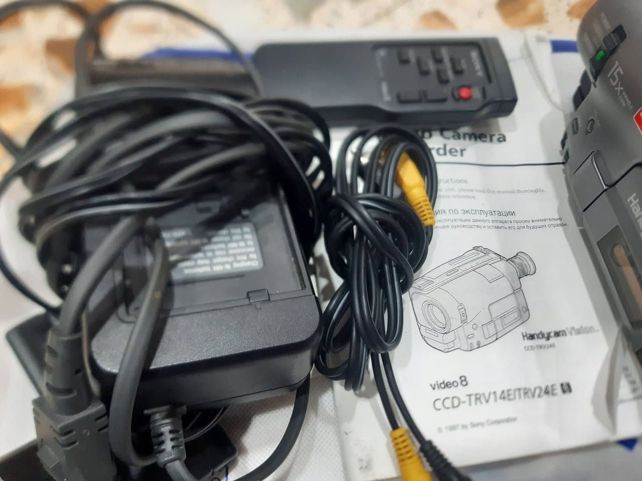 سلام عليكم كامره SONY
8 ملم جديد 100بالميه غراضها كامله بطاريتين فيشة عرض ع التلفزيون ريمون كتلوك مالته شرط الفحص زلغ مابيه سعرها 75 الف .البصره كرمة علي ماعندي توصيل 
***********
