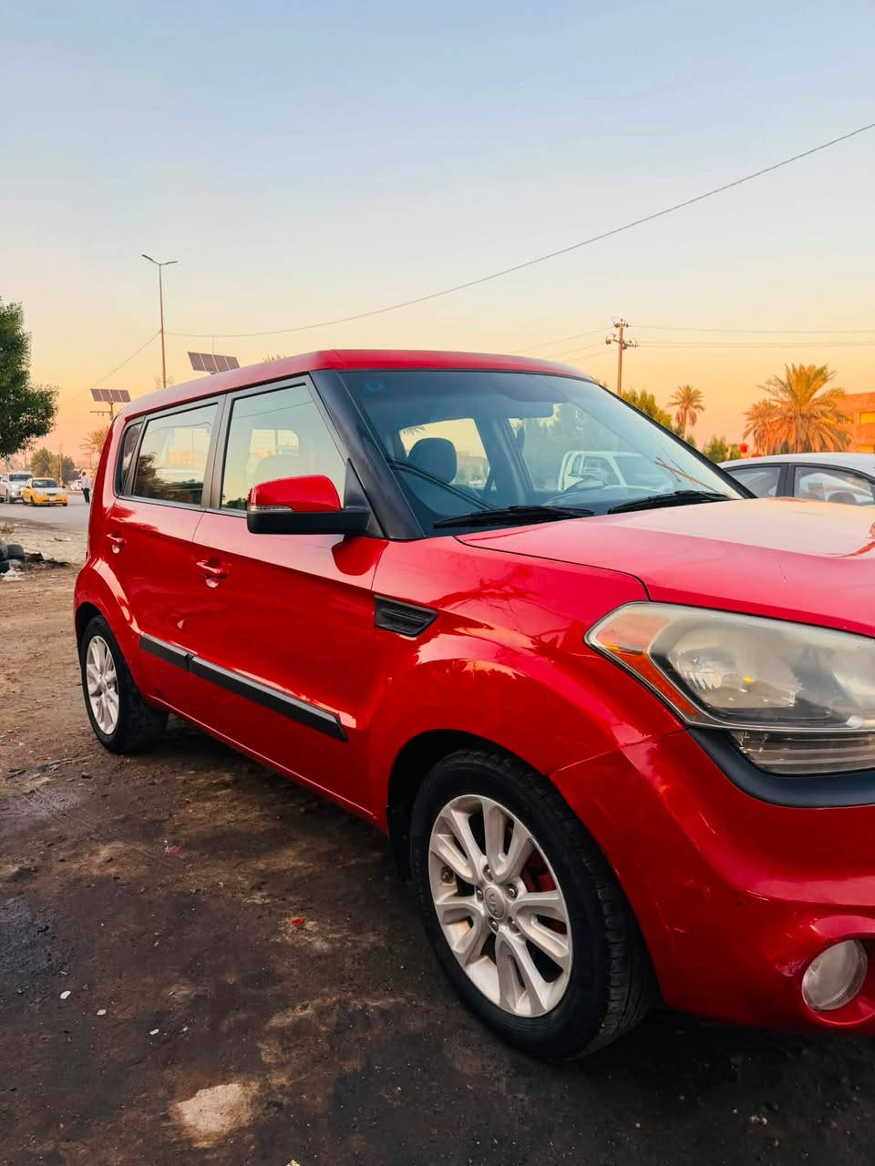 السام عليكم 
كيا صول ٢٠١٣ حادثه جاملغ وبنيد 
السعر // ١٠٠ 

***********
