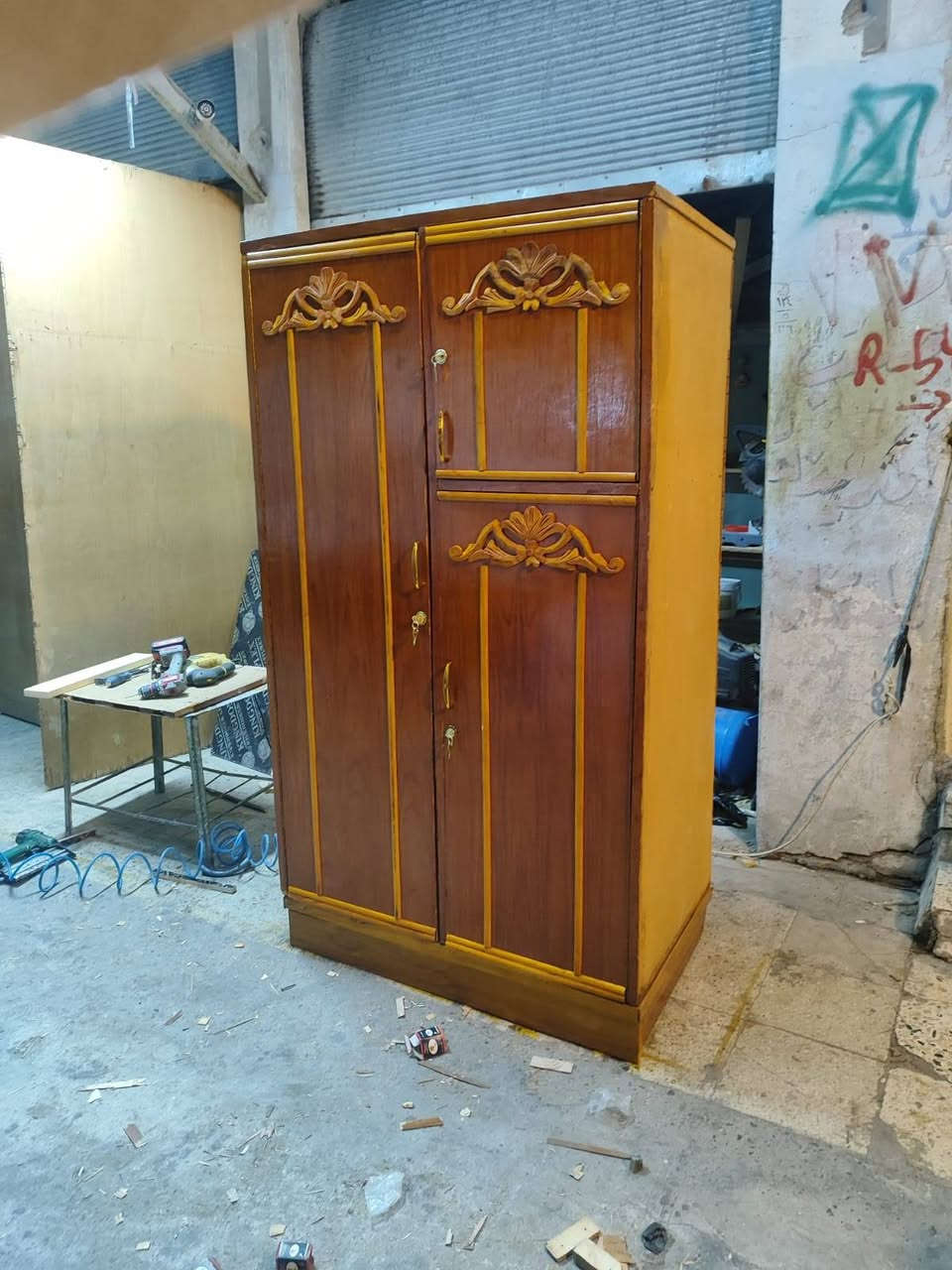 قنصور بابين نظيف جدا جدا شغل ثقيل السعر ٩٠
الموصل الجانب الأيمن الرفاعي قرب مول القلعة
***********
