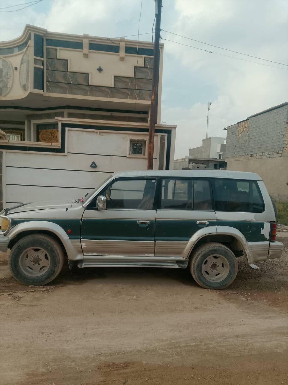 باجيرو • مكفول قير ومحرك • للبيع