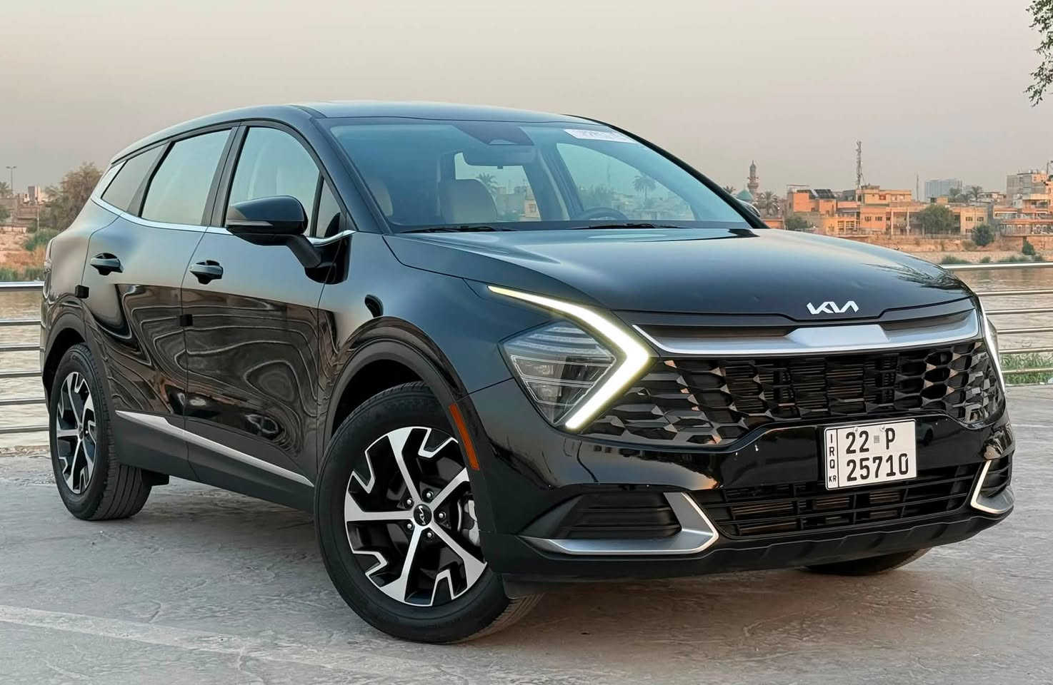 � كيا سبورتج 2025 EX
وارد أمريكي — الشكل الجديد
📍 رقم أربيل باسم شركة (وكالة أو تحويل مضمون)

📸 صور الحادث مرفقة مع الإعلان

🔹 المواصفات:
•داخل بيجي 
• دفع رباعي AWD / 4WD
• محرك 2500 CC GDI – 4 سلندر
• كير أوتوماتيك 8 سرعات
• بصمة تشغيل + بصمة أبواب
• تشغيل عن بُعد
• شاشة ديجتال 12.3”
• عداد ديجتال
• كرسي سائق كهرباء
• تدفئة كشنات أمامية
• شاحن وايرلس
• ماشيه 27 الف 
هندبريك كهربائي دكمة
• Auto Hold
• Drive Mode
• قطعتين تبريد / تحكم مناخي مزدوج
• حساسات أمامية وخلفية
• رادار أمامي
• رادار جانبي / Blind Spot
• مانع انزلاق
• مانع انحدار
• LED أمامي وخلفي
• إشارات بالمرايا
• كاميرا خلفية
• Apple CarPlay + Android Auto
• تحكم ستيرن
• كروز كنترول

📍 مكاني: الكاظمية

📞 للتواصل والاستفسار: ***********
