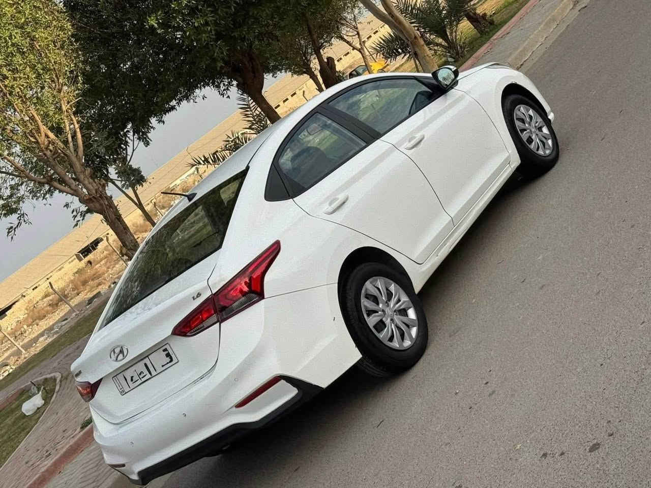 � للبيع هيونداي أكسنت خليجي موديل 2021
🔹 المحرك: 1600 DOHC
🔹 العداد: 110 ألف كم
🔹 اللون: أبيض
🔹 الوارد: خليجي
🔹 الرقم: دولي أربيل
🔹 بسمي السيارة 
🔹 الصبغ: قطعتين ونص فقط 
جنطه جاملغ عكس سايق بجم كبس ربع بنيد صبغ 

💰 السعر: 112 ورقة
💵 بيها مجال للشراي ويدلل

📍 المكان: واسط – العزيزية
📞 ***********
