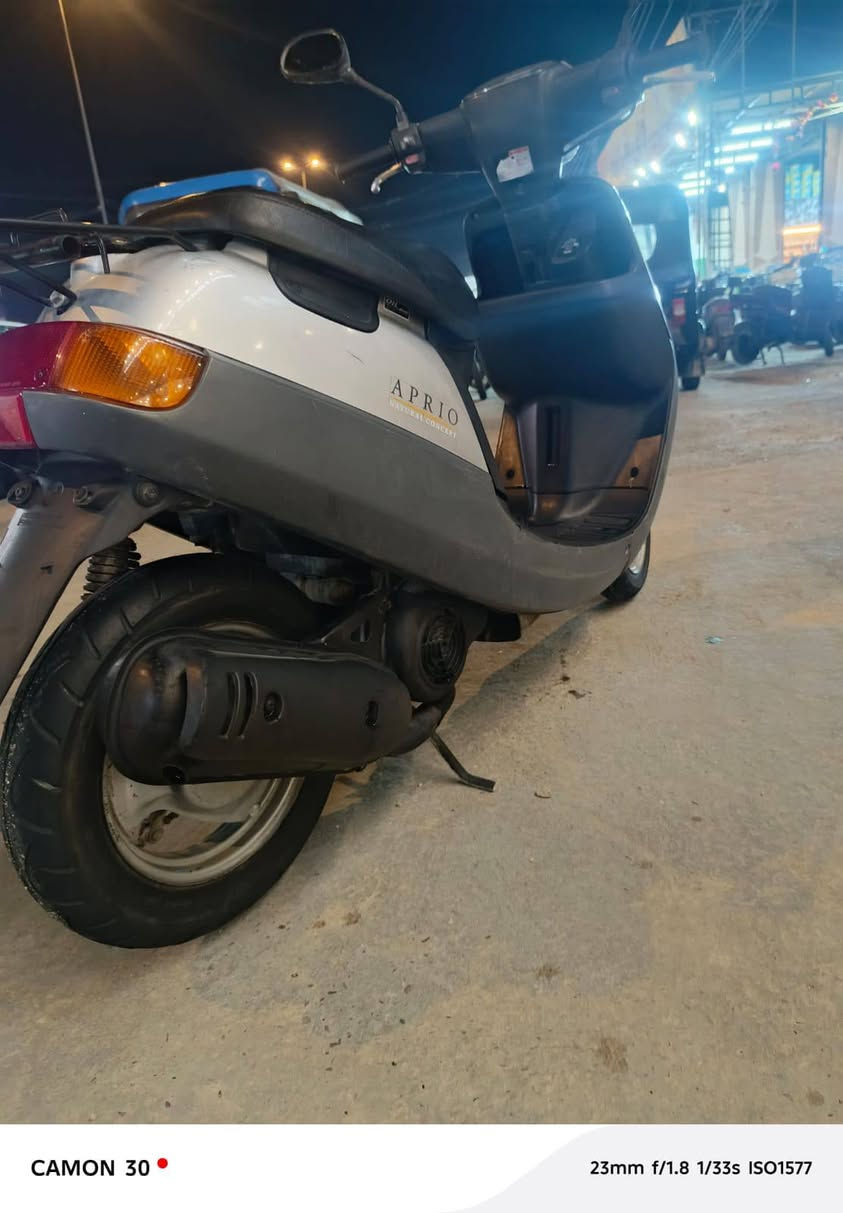 دراجه بطه مديل 99 نضيفه كفرات بلادي مامبدل بيها اي شي مامفتوحه ماصار هواي من طالعه وصل معرض موجود مكان كربلاء السعر 650 مكاني كربلاء الرقم للاستفسار 
***********.

نص مكتوب في الصور:
- CAMON 30 • 47mm f/1.8 1/33s ISO2635
- CAMON 30  23mm f/1.8 1/33s ISO1589
- CAMON 30 23mm f/1.8 1/33s ISO1577
- CAMON 30
- 23mm f/1.8 1/20s ISO2706
- CAMON 30 23mm f/1.8 1/33s ISO2528