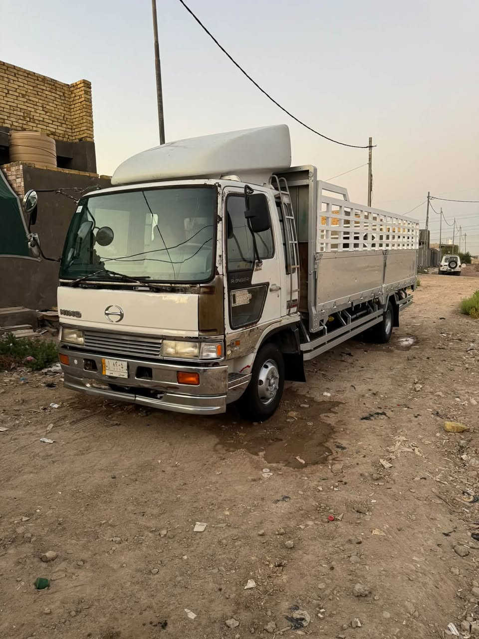 سلام عليكم هينو طيره البيع  سته وربع بلادي سياره جاهزه العمل مكان سياره واسط كوت***********

