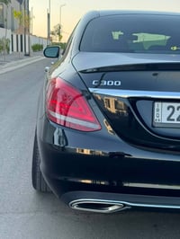 مارسدس c300 الموديل 2021  ماشيه 67 الف كيلو حقيقي فتحه سقف  مري قلاب  ...