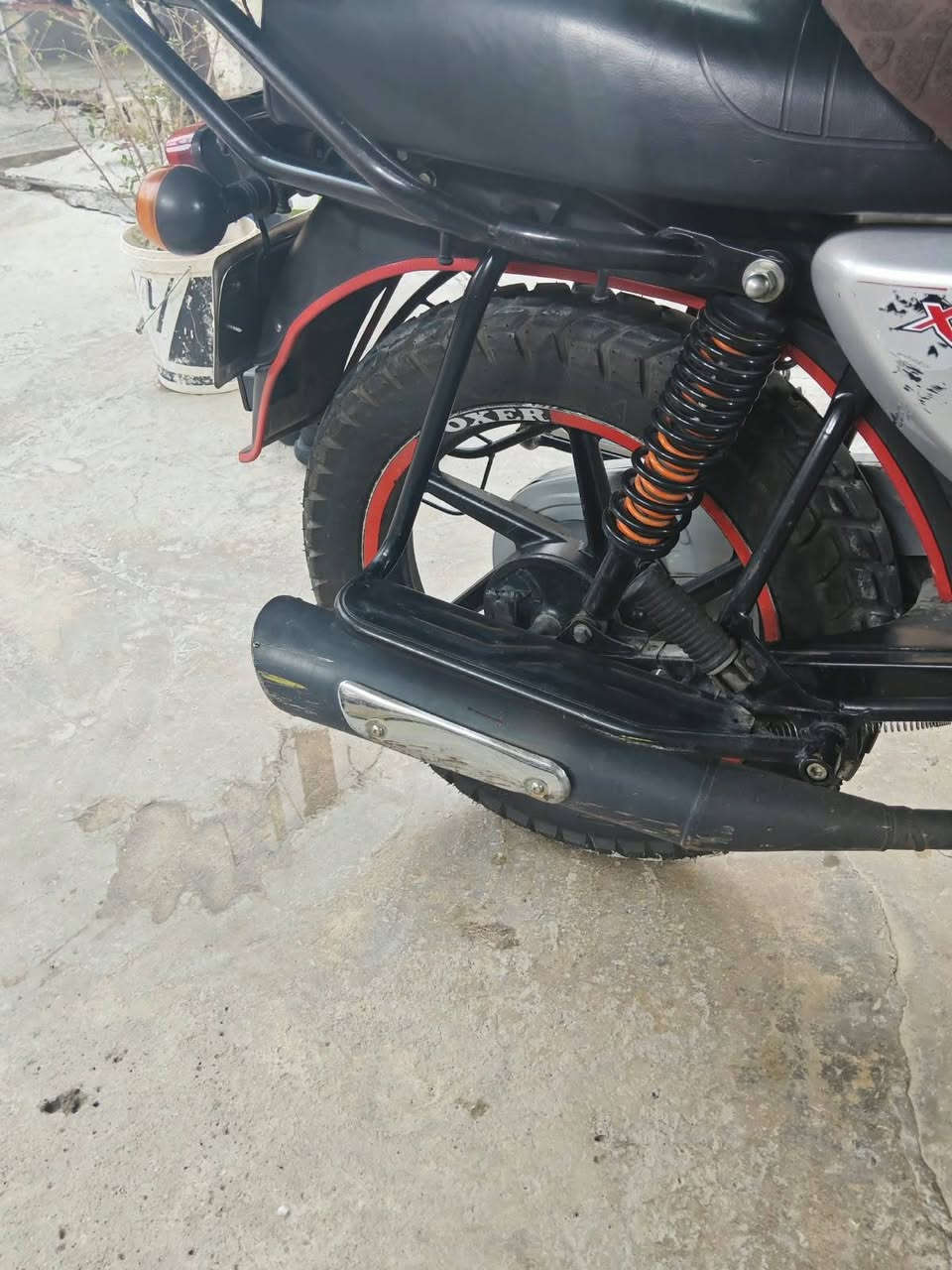 @دراجه بوكسر للبيع 
موديل ٢٠٢١ دراجه نضيفه وخير من الله مرقم سنويه 
بأسمي تحويل مباشر مكان الدراجه بغداد الشعله
*********** 
سعرها 2100
