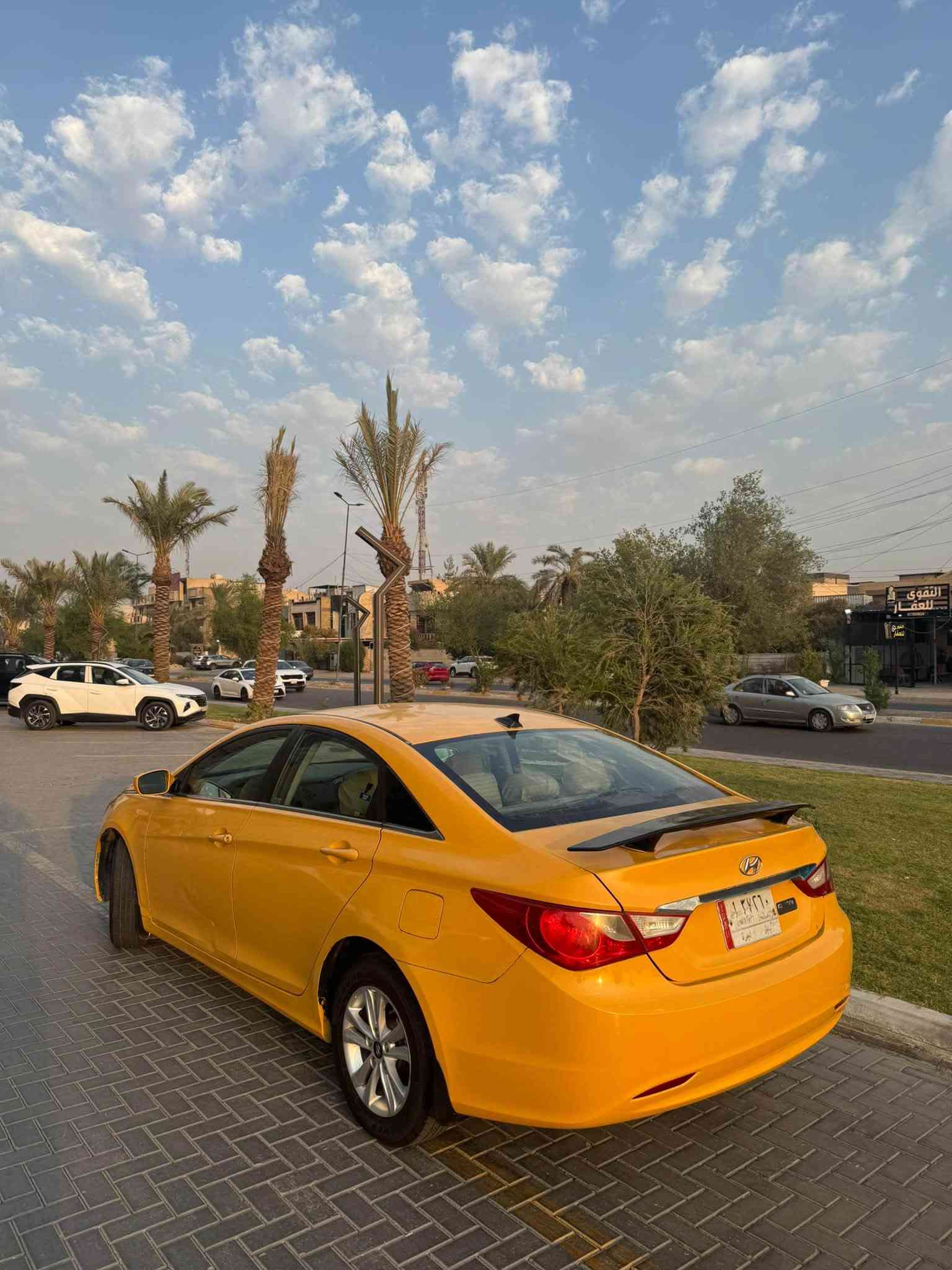 السلام عليكم
للبيع او مرواس حسب القناعه 
سوناتا ٢٠١٣ امريكي 
حادثه باب وربه من الجاملغ 
يدون دواخل 
نص موصفات 
محرك جي دي اي 
كشن كهرباء 
شاشه تاب 
فول تحكمات استيرن 
كشنات تتفئه 
تبرد ثلج 
السياره جاهزه فضل الله 
تحويل ثاني يوم 
السعر ٨٠ وبيه مجال بسيط
*********** 
مكاني بغداد حي الجهاد
