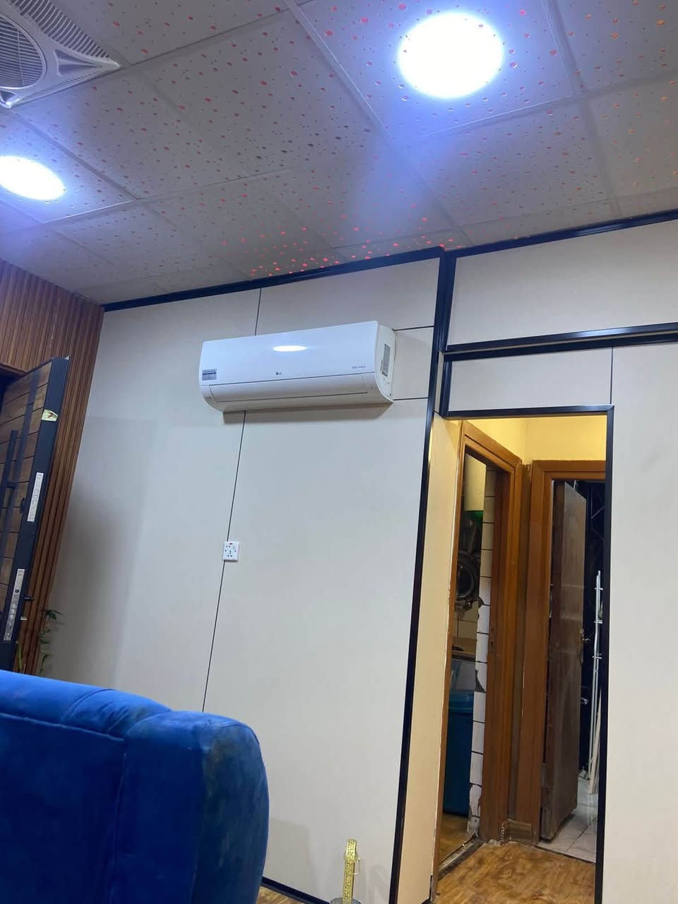 ❄️ تنصيب وصيانة جميع أنواع السبالت باحترافية وجودة مضمونة ❄️
📞 ***********

إذا تريد سبلتك تشتغل بأفضل أداء وتبرد مثل الوكالة، فالتنصيب الصحيح هو الأساس. إحنا نهتم بأدق التفاصيل حتى تستلم شغل مرتب، نظيف، ومضمون.

✅ تنصيب جميع أنواع السبالت (العادي، الإنفيرتر، والكاسيت)
✅ صيانة دورية ومعالجة جميع الأعطال
✅ تنظيف الوحدات الداخلية والخارجية
✅ تعبئة غاز وفحص وكشف التسريبات
✅ فك ونقل وإعادة تنصيب
✅ فحص شامل قبل وبعد العمل

💰 ونشتري أيضاً جميع أنواع السبالت والمكيفات
✅ مستعملة
✅ عاطلة
✅ بجميع الموديلات وبأسعار مناسبة

⚠️ انتبه من الأسعار الرخيصة، لأن بعضهم يقلل كمية الغاز أو يستخدم مواد رديئة، وهذا يسبب ضعف تبريد، وتسريب غاز، وأعطال متكررة، وصرف كهرباء أعلى.

💙 وبثواب الإمام الحسين (ع)، تنصيب مجاني للعوائل المتعففة.

📍 تنبيه مهم:
✅ شغلنا داخل بغداد فقط (الكرخ والرصافة).
🕐 متواجدين على مدار 24 ساعة.
🚫 ما نطلع للمحافظات.

📞 للحجز والاستفسار أو بيع السبلت:
***********

✨ ثقتكم مسؤوليتنا، وشغلنا النظيف هو أفضل إعلان إلنا. ❄️🔧
