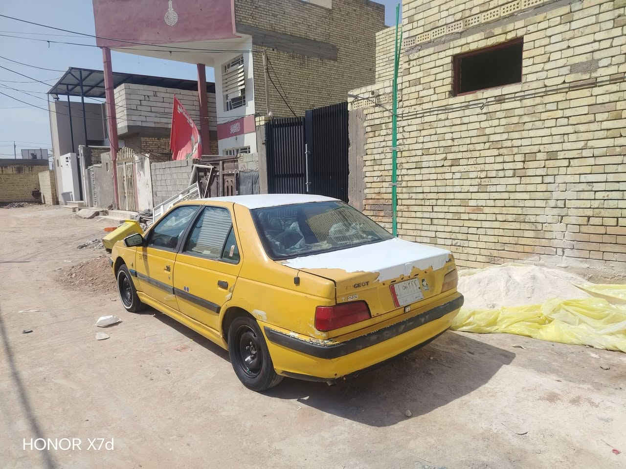 السلام عليكم بيجو بارص للبيع حداديه جديده تايرات زوج جديد باتري جديد مكينه حلوه لاتبخير ولا شي كيره نضيف سياره مشروع وطني يعني منل نجف داور راعيه موجود بل ناصريه اني عدي رقمه او متصل بي الرجال يريد يداور بس صار عندي بناء او ما داورتها اني ابيعلك حديده تضل اته او راعيها اطيك رقمه غرامات ماعليها المكان كوفه بل سهله ***********

نص مكتوب في الصور:
- HONOR X7d
- تفاصيل الغرامة
- لاتوجد غرامات مرورية.
- مركباتي
- بيجو بابل - بيجو بارص
- برتقالي مصفر
- 58322
- رقم اللوحة
- ايراني - بيجوبارص
- + إضافة مركبة