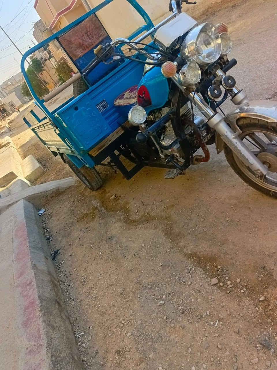السلام عليكم
ستوتة للبيع موديل 23 اوراق أصولي وكيلها حسين امداور مباشر 
مكفولة ركبة وشاصي وكشر نضيف كهربائيات  كلها شغالة المحرك البيها 25
ونضافتها احلى من الصور مابية نقص أبد 👇
المكان كربلاء 
***********
