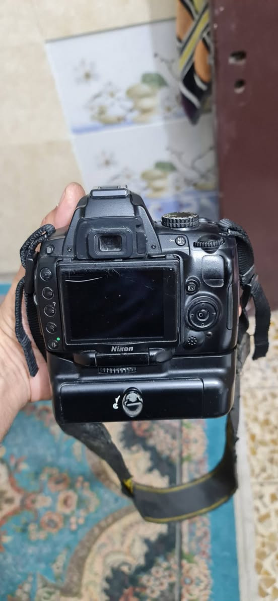 NIKON D5000
بدي فقط للبيع ٧٠ الف مكاني الدورة هاتف ***********
