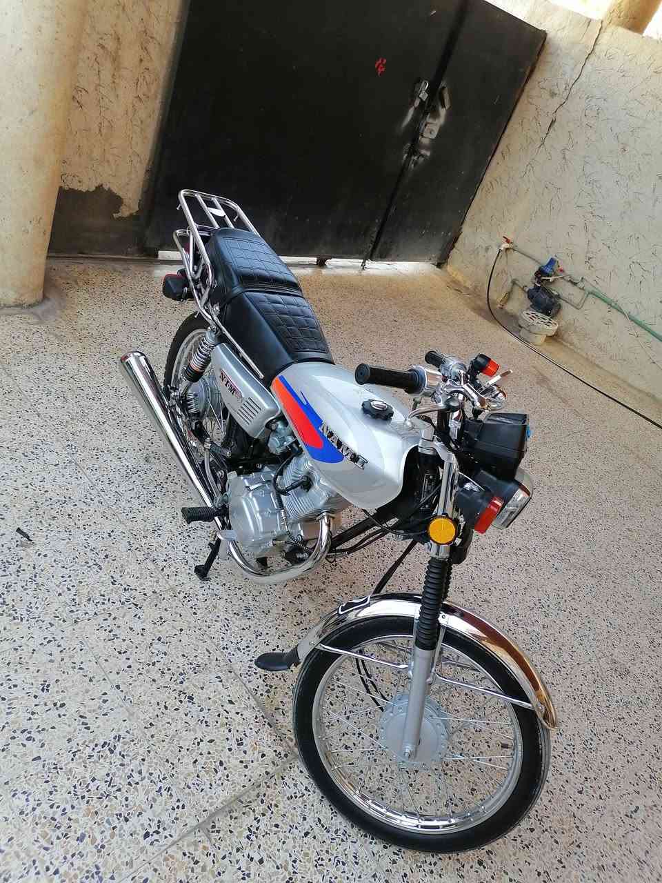 سلام عليكم دراجة نامه امتياز كامله وحلوه شوف عينك دراجه كاعده لون رصاصي ولي ريده يجي خاص ارقم ***********
