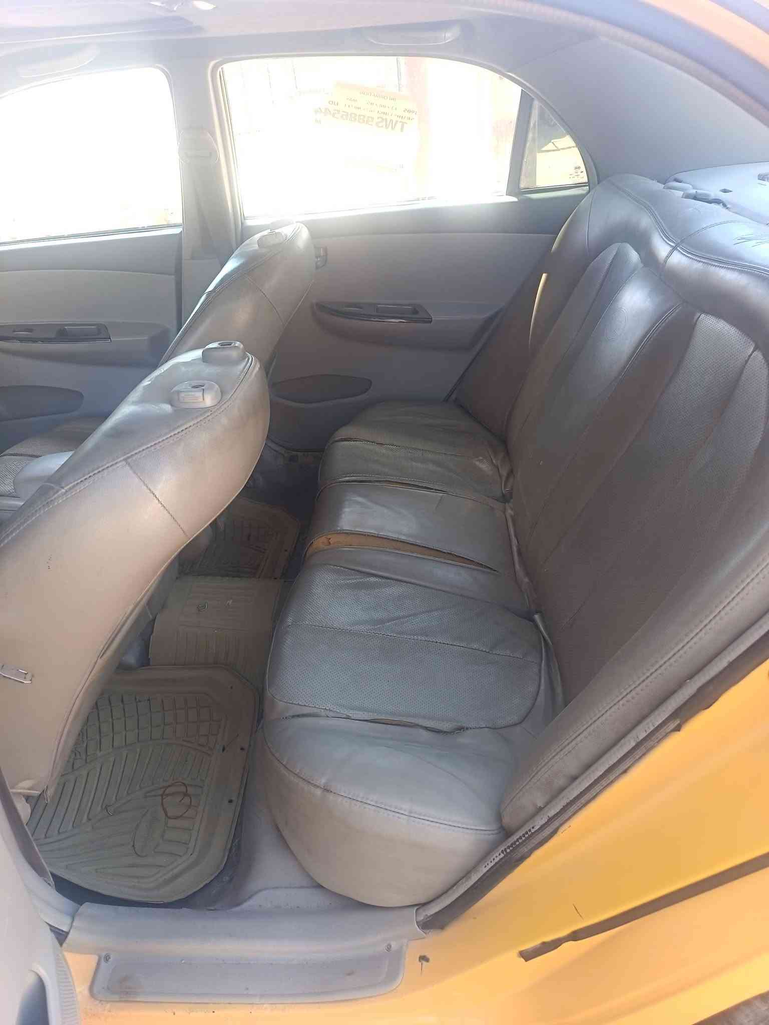 السلام عليكم للبيع بي وايدي 2013مكفوله من الضربه والصبغ كير عادي مكينه بيها تبخير سياره جاهزه مابيها اي نقص بصمه و فتحه قماره مصفره هيئه وغرامات رقم بغداد ومكاني بل حله  راعيها يمي احولك ثاني يوم السعر 40وبيها مجال  اني مكلف بنشر هذا رقم راعيهاا***********
