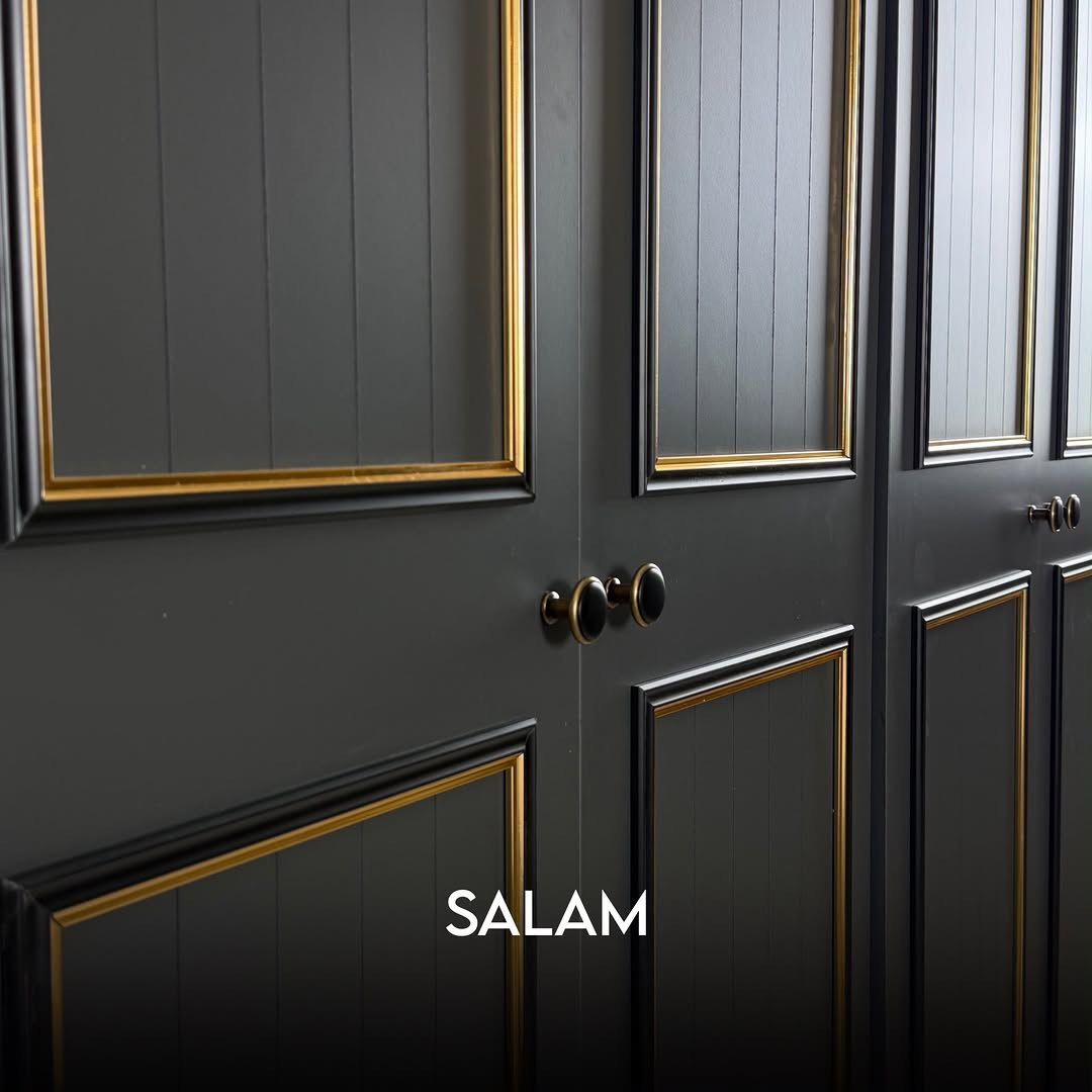 

نص مكتوب في الصور:
- SALAM