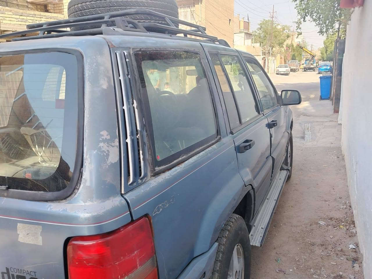 سلام عليكم ورحمة الله جيب شيروكي موديل 95 مكينه وكير فيفتي بغداد انكليزي بسمي 35 ورقه وبيهه مجال
