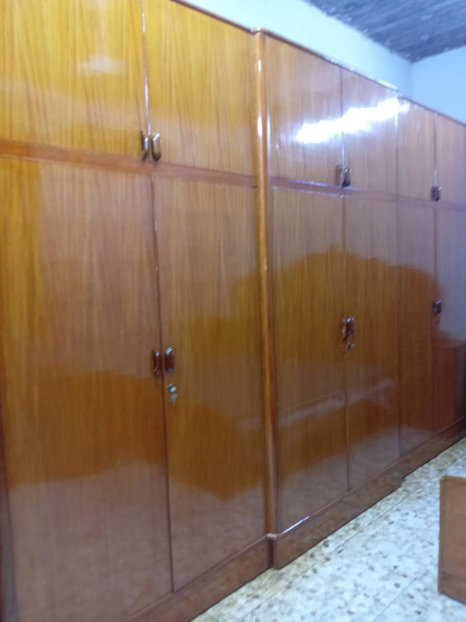 مكلف بلنشر غرفه تسكام نجاره صاج داخل وخارج ظهر جرجوبه درجه اولى صاج ثكيل ٨٠٠ وبيه مجال مكانه حله للاستفسار الاتصال بلرقم ***********
