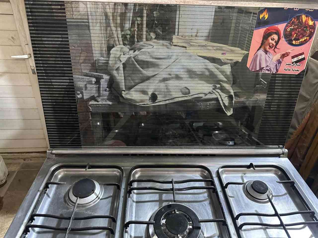 طباخ رويال ستيل • نظيف جدا • خمس شعلات