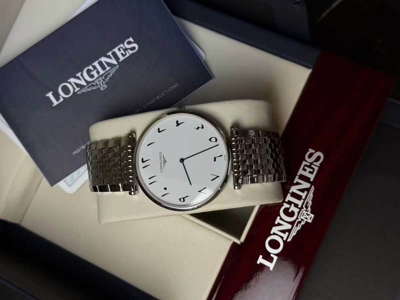 LONGINES

LA GRANDE CLASSIQUE DE

وكالة كامل المرفقات 

ضمان سنة 

قطر 39

زجاج زفير مقاوم للخدوش 

ارقام عربية 

مقاوم للماء 30 متر 

كوارتز 

توجد خدمة توصيل 

***********
