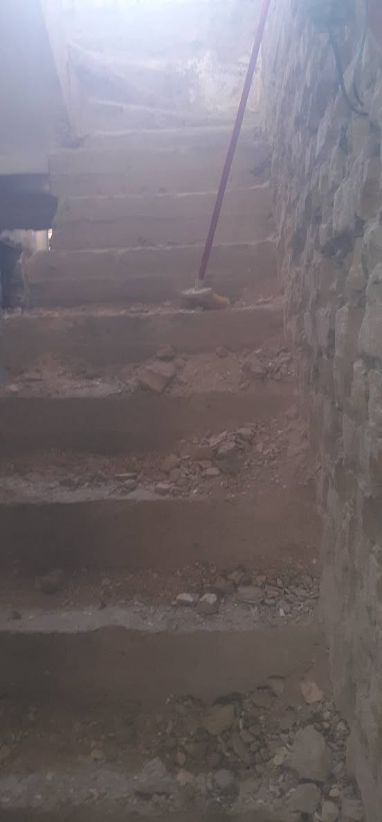 السلام عليكم ورحمه الله وبركاته هذا جزء من عملي اشتغل تفليش صبات/ قلع ارضيات/ تنضيف بيوت من الانقاض/ تنضيف  حدائق / تصعيد مواد / تدخيل بلوك وطابوك / بناء سبتتنكات / تكشير جدران / لبخ سمنت او /لط والرزق عل الله وهذا رقمي /*********** /بأدارة /حسام ابو اوس او مراسلت الصفحه متواجد /مازنجر /واتساب
